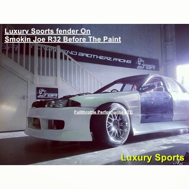 Luxury Sports Luxury Sports BN Style 30mm Front Fender For Nissan Skyline R32 SR
