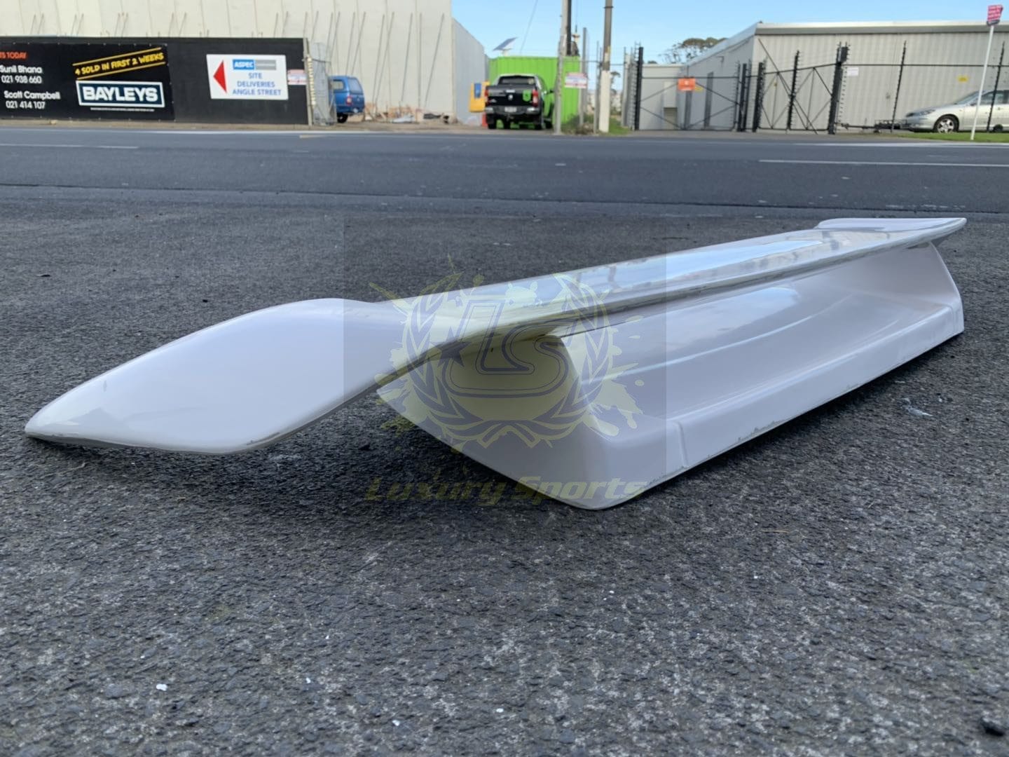 Luxury Sports Luxury Sports Nismo V1 Style Rear Spoiler For Nissan 350z SR