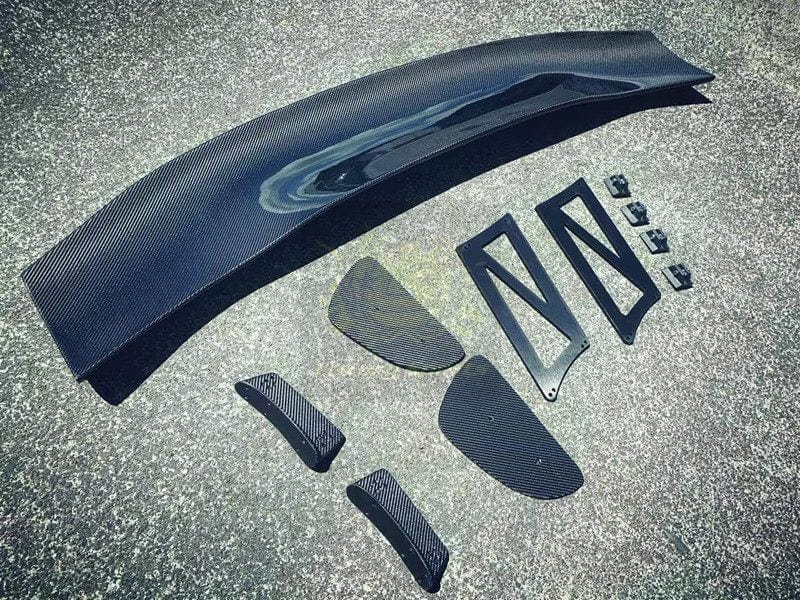Luxury Sports Luxury Sports Universal GT Spoiler 1.7m With Brackets Carbon SR