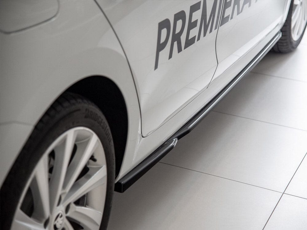 Maxton Design Carbon Look / No Side Skirts Diffusers V.2 Skoda Octavia Mk4 Maxton Design SR