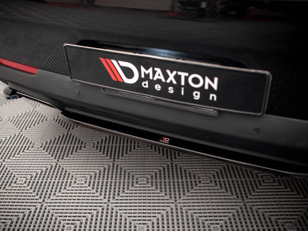 Maxton Design Central Rear Splitter Dodge Challenger RT Mk3 Facelift 2014- Maxton Design SR