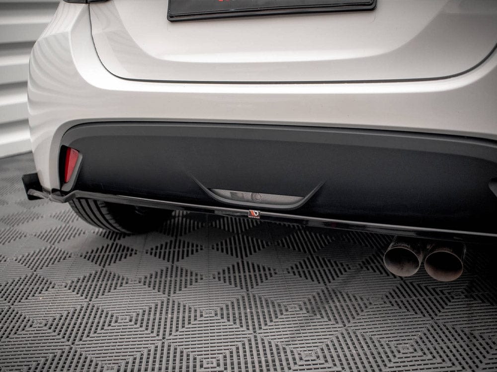 Maxton Design Central Rear Splitter V.1 + Flaps Toyota Yaris Mk4 Maxton Design SR
