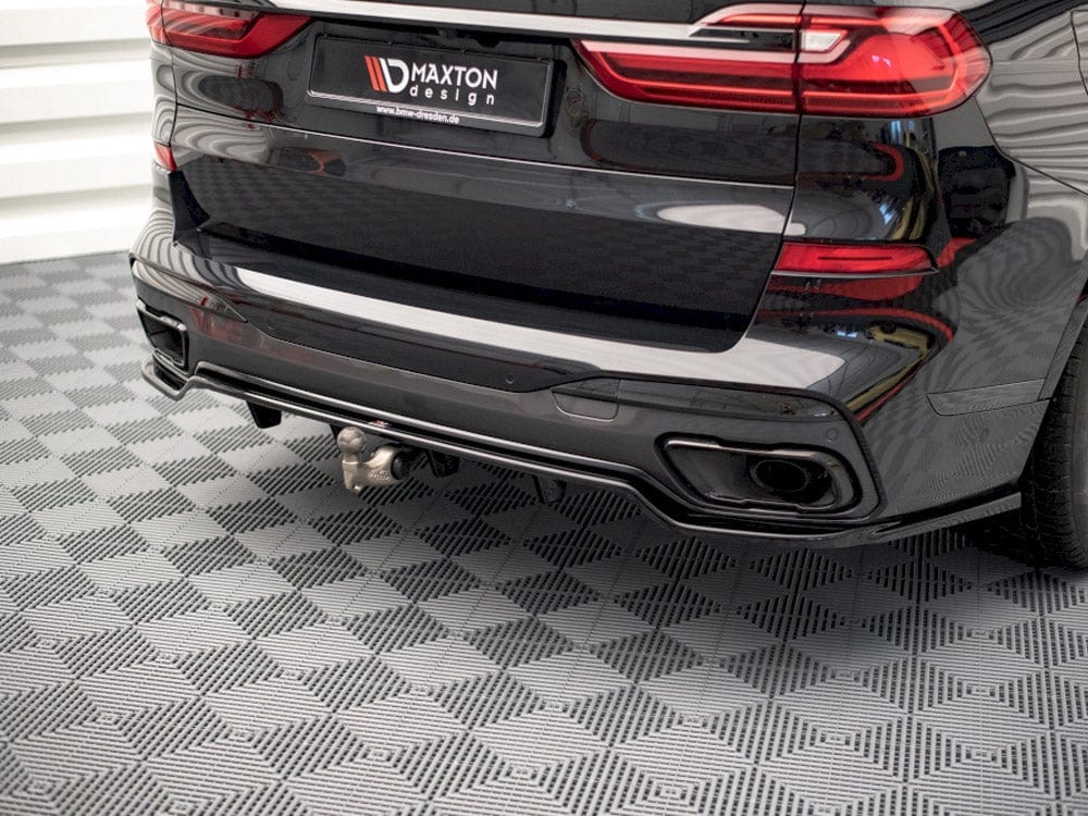 Maxton Design Central Rear Splitter (Vertical Bars) BMW X7 M G07 Maxton Design SR