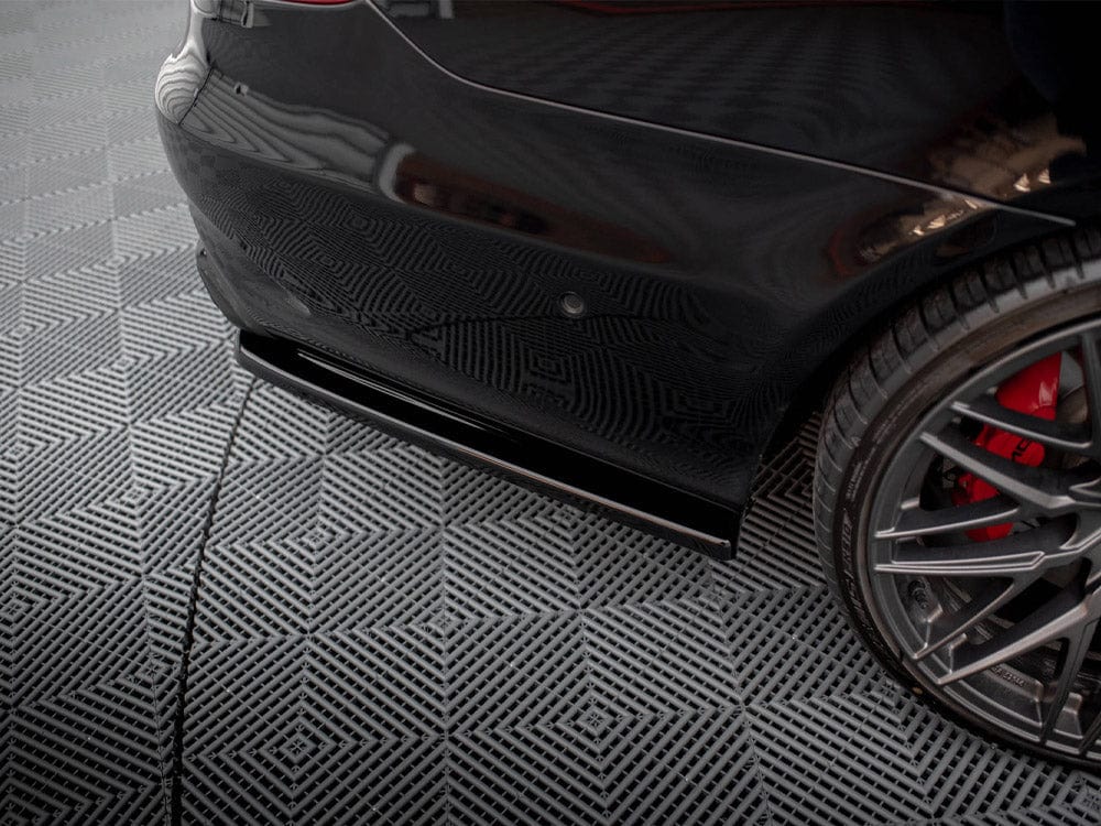 Maxton Design Central Rear Splitter (Vertical Bars) Mercedes E63 AMG Sedan W212 Facelift Maxton Design SR