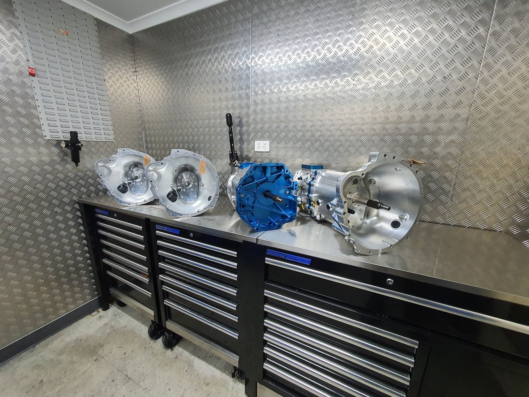 Platinum Racing Products Sequential Gearboxes Nissan GT-R / GTS-T R32 R33 R34 6 Speed Sequential System SR