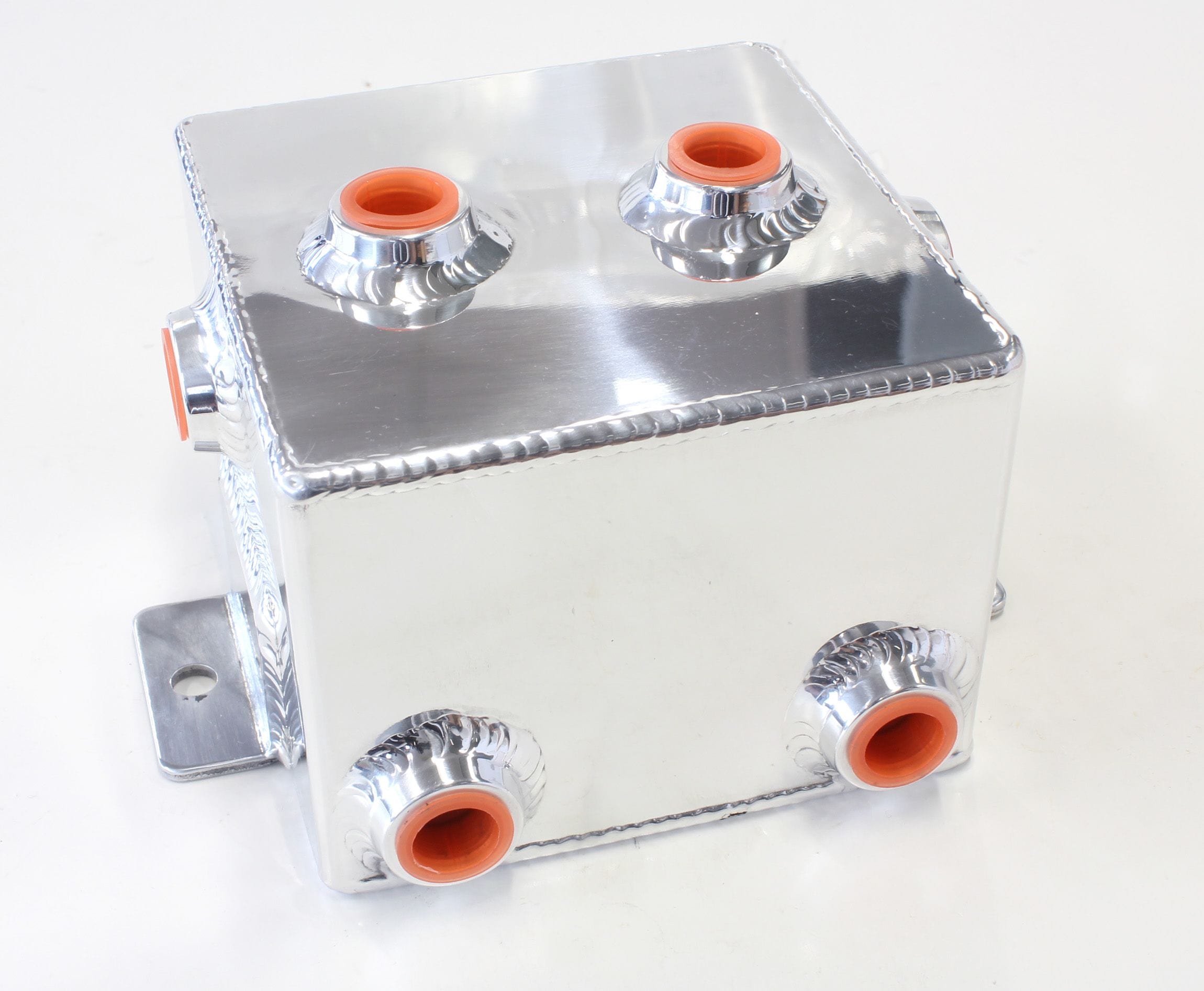 Aeroflow Performance 1.4L capacity, 5" L x 5" W x 4", Polished finish Aeroflow Universal Fabricated Alloy Tank AF77-1010 SR