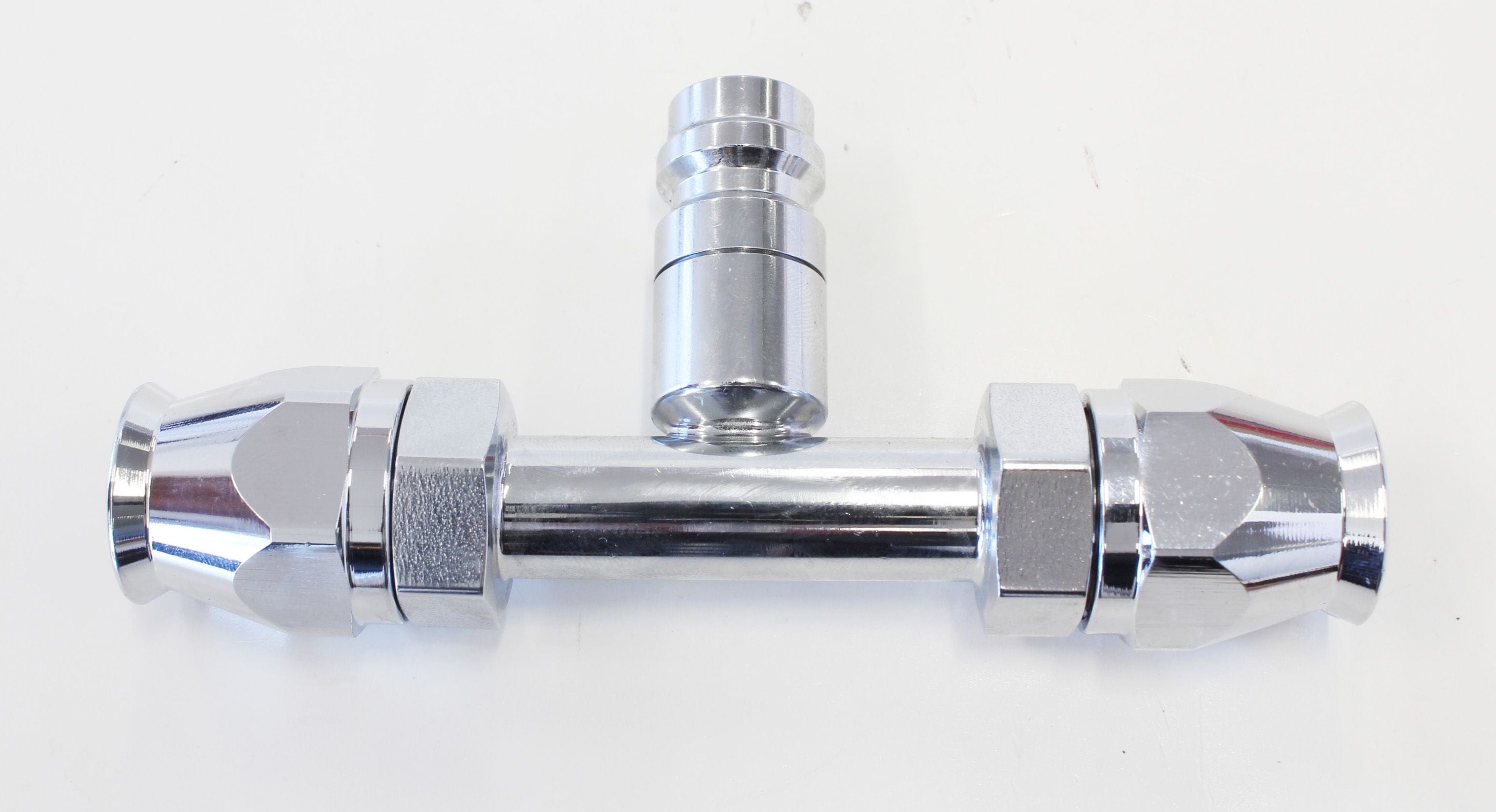 Aeroflow Performance Aeroflow A/C Straight Inline #8 Fitting with Charge Port AFFCEL-08B SR