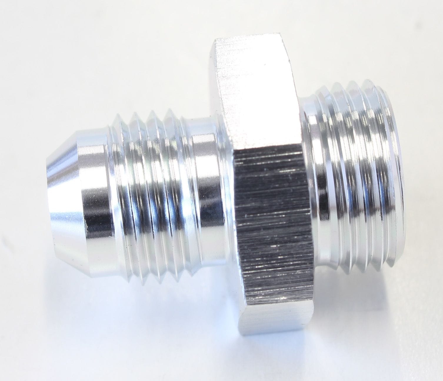 Aeroflow Performance Silver Finish. Suit Carter/Edelbrock Inlet Feed Aeroflow Carburettor Adapter - Male 5/8"-20 to -6AN AF706-06S SR