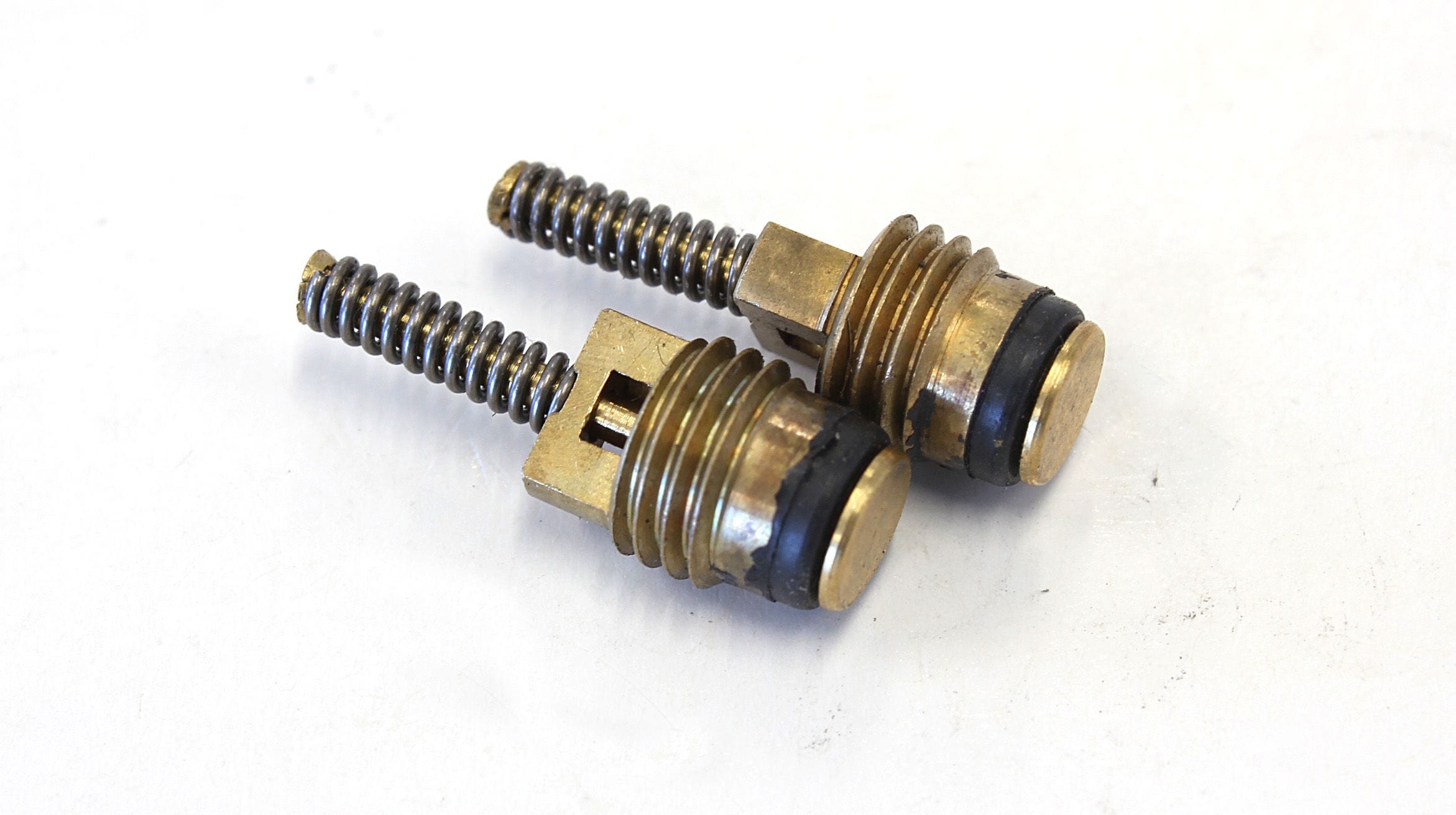 Aeroflow Performance Suits large #10 charge port fittings, 2 pack Aeroflow Replacement Air Conditioning Charge Port Valves AFFCV-10 SR