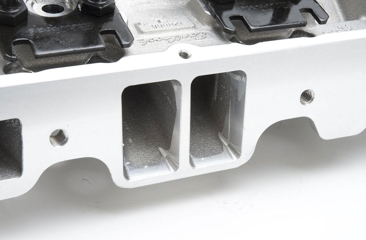 EDELBROCK SB Chevy, 64cc combustion chambers with angled plugs, 185cc Intake po Edelbrock Performer RPM Cylinder Heads - Single - Complete ED60999 SR